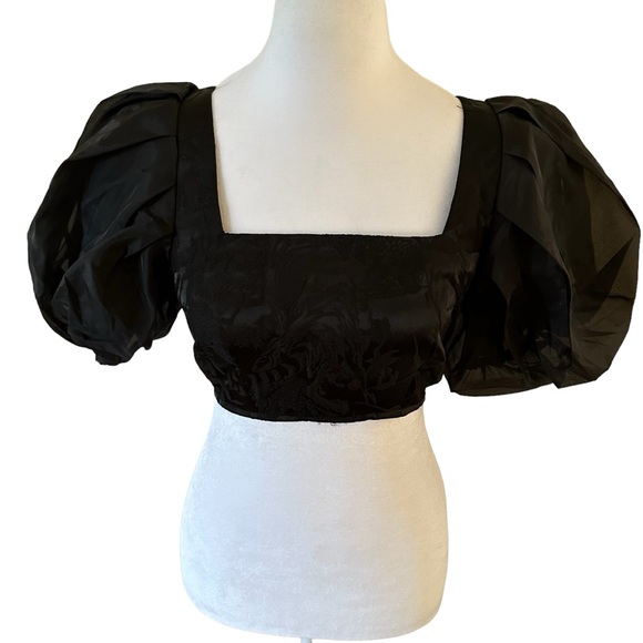 Future Collective Women’s Puff Short Sleeves Cropped Blouse Black Size 6 NWT - Picture 7 of 7